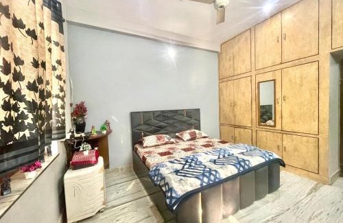 Malviya Nagar House | Vi Homes-A 4BHK HomeStay