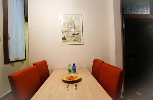 San Lorenzo Apartment | Via Guelfa Apartment