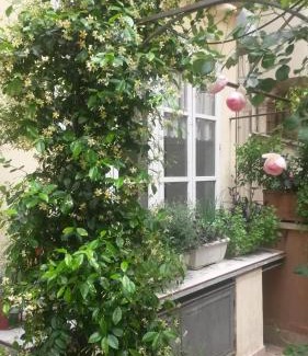 Rione IV Campo Marzio Apartment | Viadelloca35