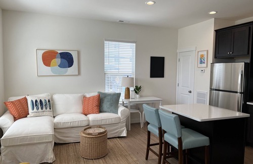 Northeast Virginia Beach House | ViBe District Retreat #2