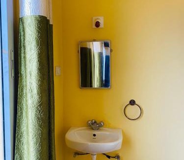 Wellington Cabin | Vibe n rejoice