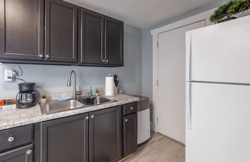 Springfield House | Vibrant 1BD 1BA/Stay near Cox Hospital