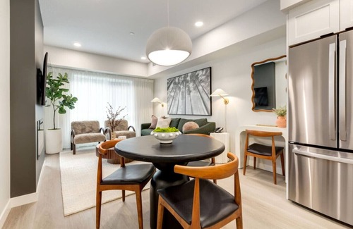 Dead Man's Flats Apartment | Vibrant 1BR Getaway w/Hot Tub & Pool Near Banff!