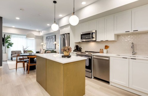 Dead Man's Flats Apartment | Vibrant 1BR Getaway w/Hot Tub & Pool Near Banff!