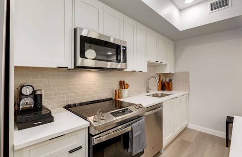Dead Man's Flats Apartment | Vibrant 1BR Getaway w/Hot Tub & Pool Near Banff!