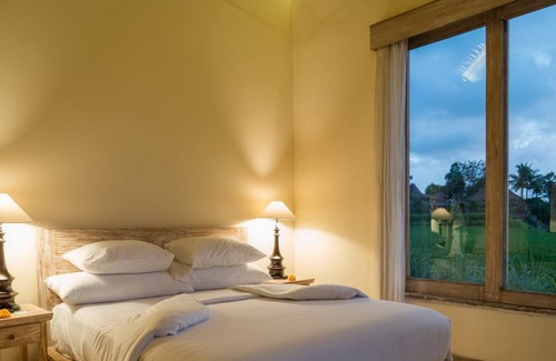 Ubud Villa | Vibrant 2BR Villa In Ubud! 2Min Drive To Traditional Art Market! W/Swimming Pool