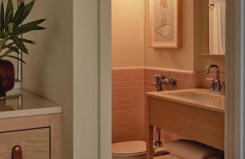 San Jacinto Hotel | Vibrant Beachside Room Perfect for Relaxing Couples' Getaway