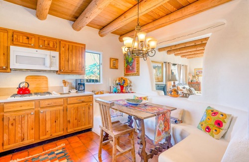 El Prado House | Vibrant dog-friendly townhouse with stunning mountain vistas - close to skiing