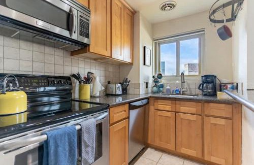 Downtown Seattle House | Vibrant Downtown, King Bed, Work Desk & Kitchen