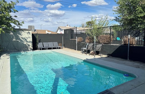 Henderson House | Vibrant Family Home With Pool