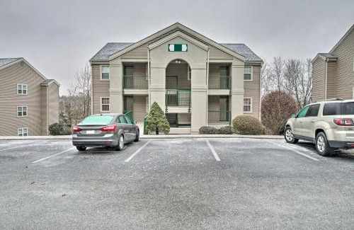 Branson Apartment | Vibrant Holiday Hills Resort Condo with Balcony
