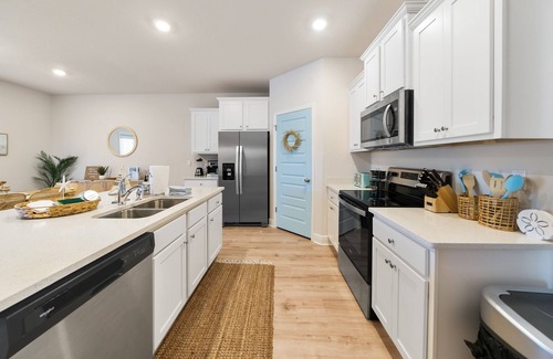 Port St. Joe House | Vibrant Home! Golf Cart + Pool + Beach in Port St. Joe 30% off SNOWBIRD Specials