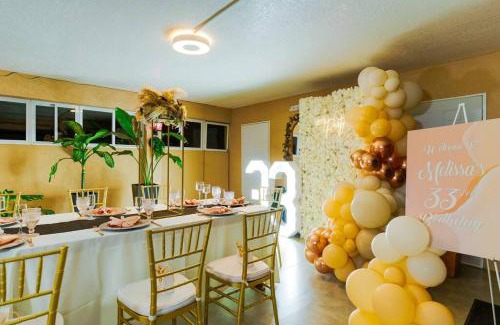 Windsor Apartment | Vibrant island vibe villa for large groups