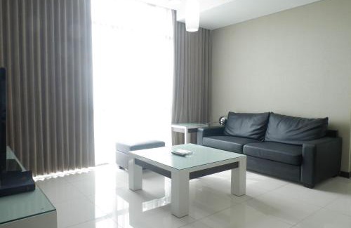 Surabaya Apartment | Vibrant Luxurious 2BR Apartment at Aryaduta Residence Connected to Cito Mall By Travelio