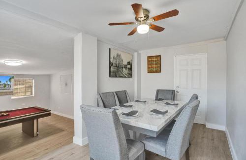 North Miami Beach House | Vibrant Miami Escape with BBQ Grill Free WiFi & Parking