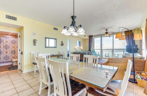 Navarre Beach Apartment | Vibrant Navarre Condo Pool and Beach Chair Service!