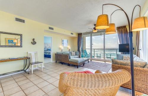 Navarre Beach Apartment | Vibrant Navarre Condo Pool and Beach Chair Service!