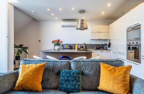 St. Julian's Apartment | Vibrant Penthouse with Terrace St Julians Sleeps 4