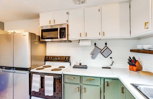 Central Tacoma House | Vibrant Tacoma Retreat, Near Point Defiance Park!