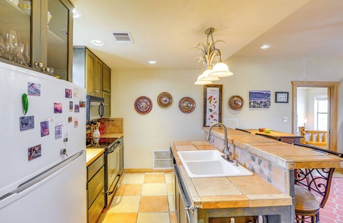 Terlingua House | Vibrant Terlingua Vacation Rental Near Big Bend!