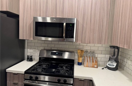 Atwater Village Apartment | Vibrant Unit in Griffith