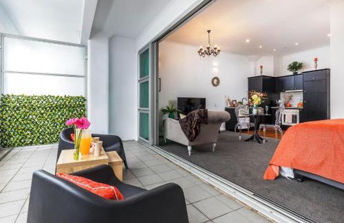 Auckland Central Business District Apartment | *Vibrant Viaduct Harbour Apartment with Balcony & Best Location* Auckland