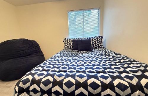 Tallahassee House | Vibrant Vibe 2x1 by FAMU & FSU