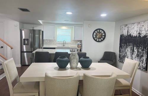 Holiday Isle House | "Vic's Fish Camp" 2 Private Beaches, Dock Space, 2 Balconies, Canal Front