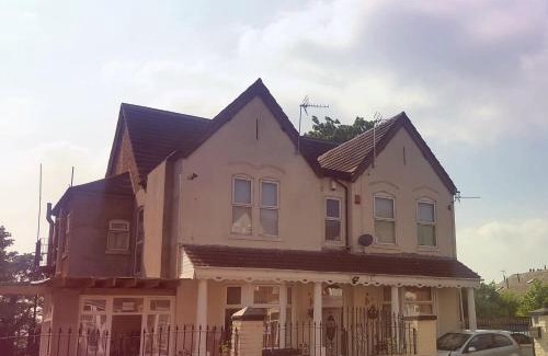 Birmingham House | Vicarage Lodge Birmingham