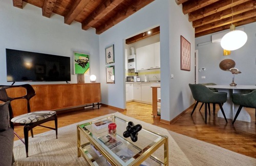 Vicenza Apartment | Vicenza Piazza dei Signori Elegant Apartment