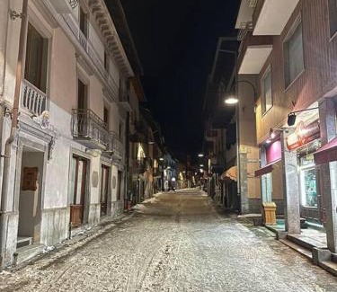 Cesana Torinese Apartment | Vicino alle piste, Moderno e Centrale monolocale