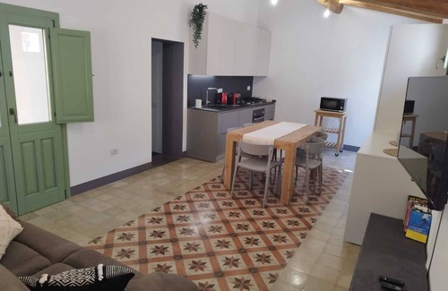 Monserrato Apartment | Vicino Cagliari e le più belle spiagge del sud Sardegna, con aria lavoro