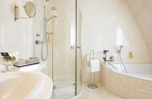 Zentrum-Ost Hotel | Victor's Residenz-Hotel Leipzig