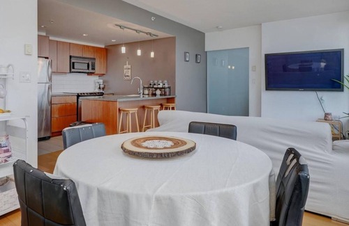 Downtown Victoria Condo | Victoria downtown condo with large sunny patio