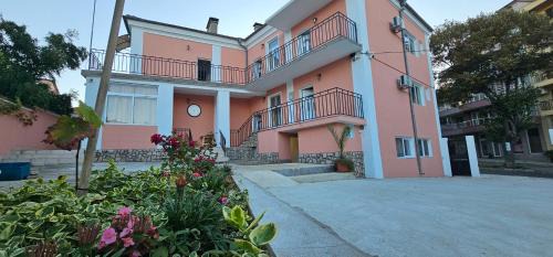 Obzor Apartment | Victoria guest house