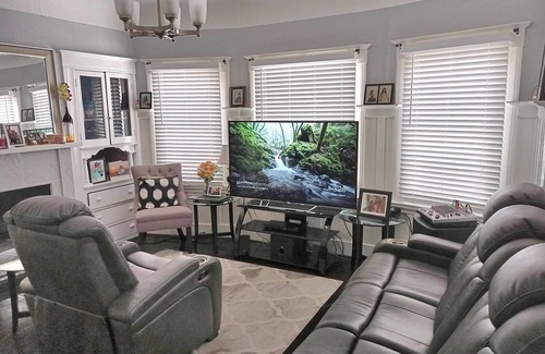 West Oakland House | Victoria home near to downtown oakland!