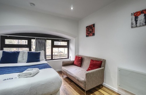 Leeds City Center Apartment | Victoria House Apartments