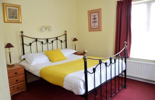 Salisbury House | Victoria Lodge Guest House