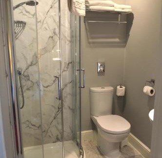 Salisbury House | Victoria Lodge Guest House