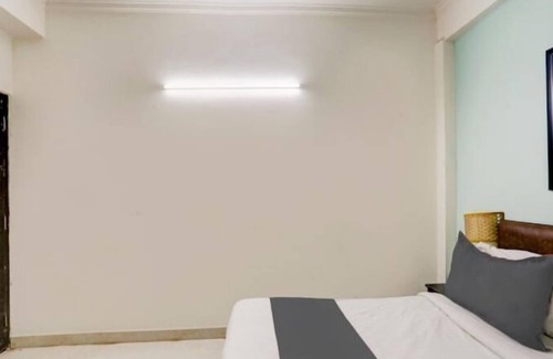 Sainik Farm Hotel | Victoria Palace