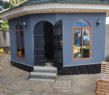 Rombo Hotel | Victoria Safar Lodging