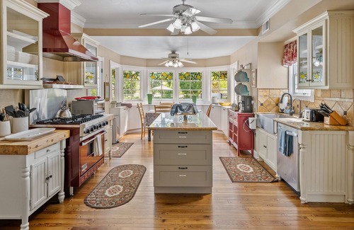 Paso Robles House | Victorian Manor In Wine Country Paso Robles