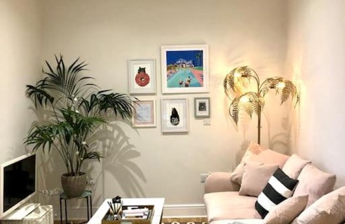 Norwood Green Apartment | Victorian Apartment