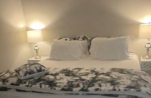 Orange Bed & Breakfast | Victorian B&B in Orange, NJ – A Charming Retreat Near NYC & Local Attractions