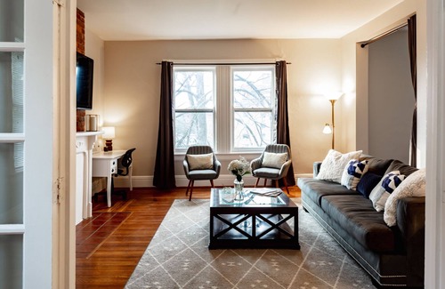 East Walnut HIlls Condo | Victorian Beauty turned condo - 5 min to downtown!
