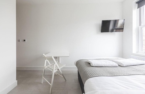 St. George's Apartment | Victorian Building turned Charming Hotel Perfect For Short and Long Term Stay with WiFi