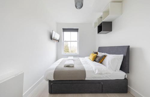 St. George's Apartment | Victorian Building turned Charming Hotel Perfect For Short and Long Term Stay with WiFi