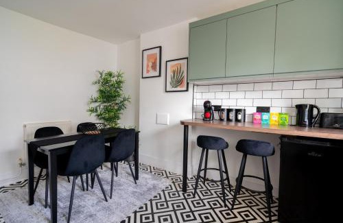 Kings Cross St. Pancras Apartment | Victorian Charm