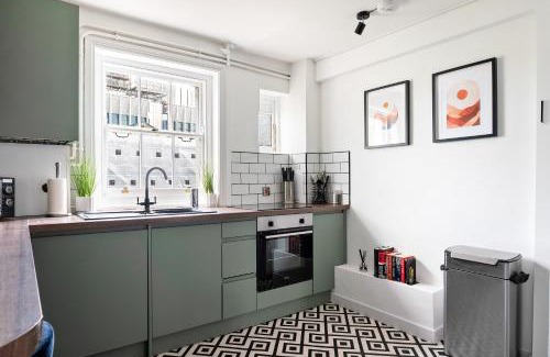 Kings Cross St. Pancras Apartment | Victorian Charm