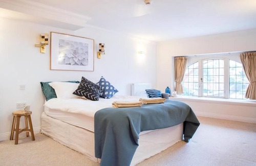 Boscombe Apartment | Victorian Duplex in Burlington Mansions